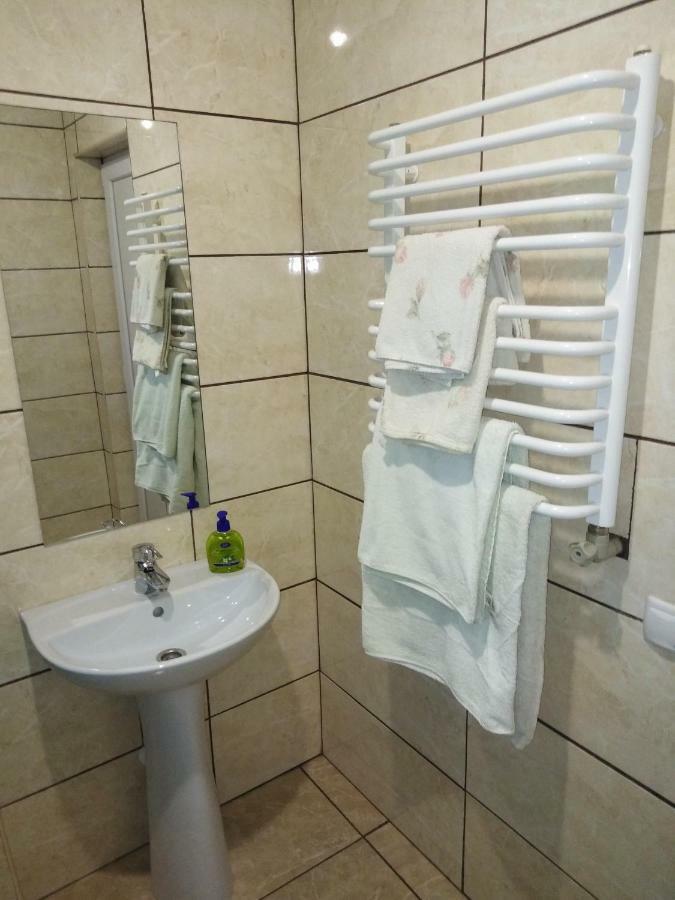 Apartament On Komarova 29 Вулиця Комарова 29 クロプィウヌィーツィクィイ エクステリア 写真